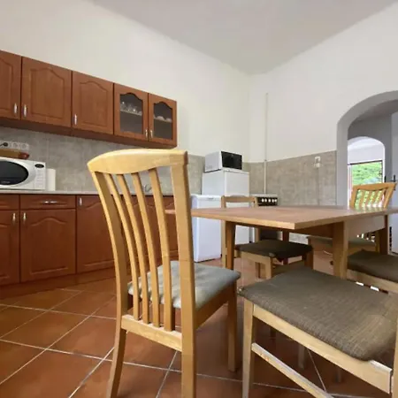 Apartment Rakoczi Apartman Zamardi